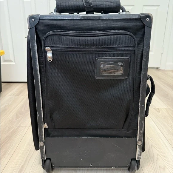 LuggageWorks Stealth Black 22'' Rolling Bag Travel Bag with Silver Details - Picture 2 of 10